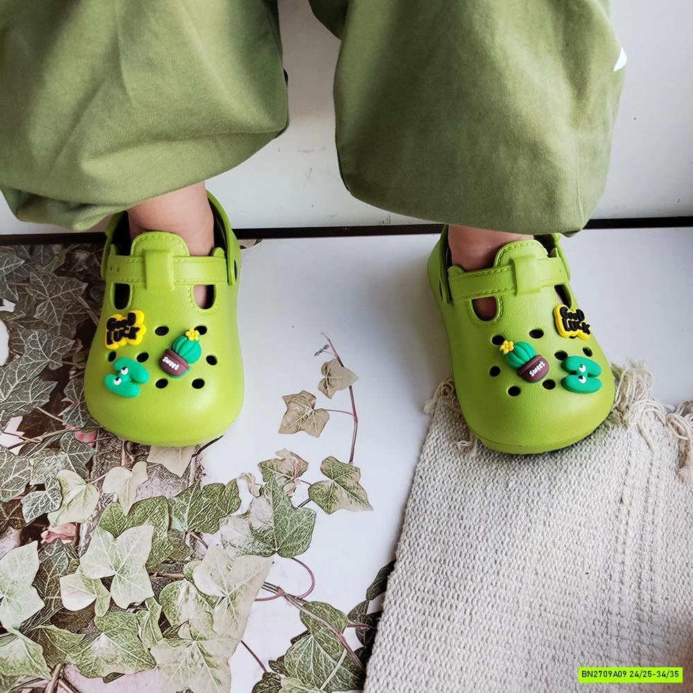CROCS GẮN CHARM DỄ THƯƠNG HOEMKIDS