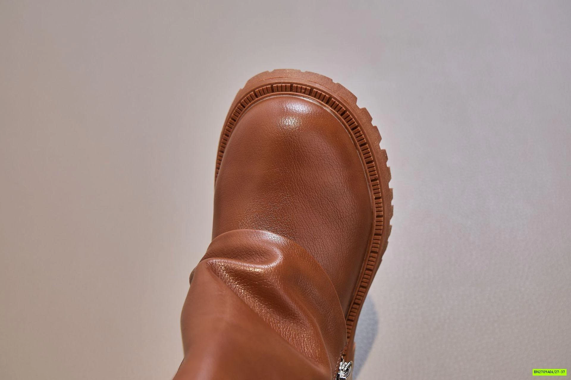 BOOT NGANG GỐI KÉO KHÓA KHUY BÊN