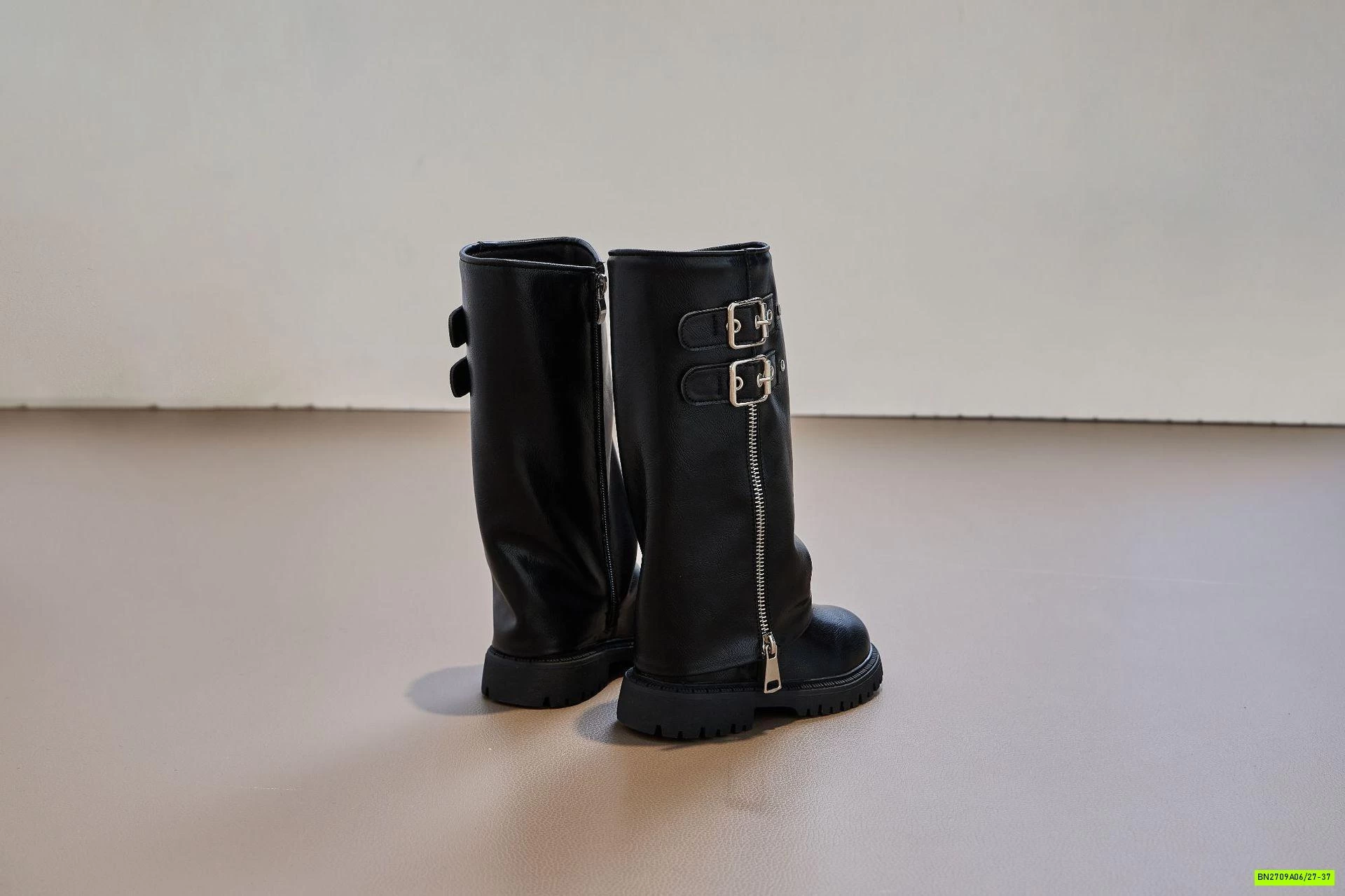 BOOT NGANG GỐI KÉO KHÓA KHUY BÊN