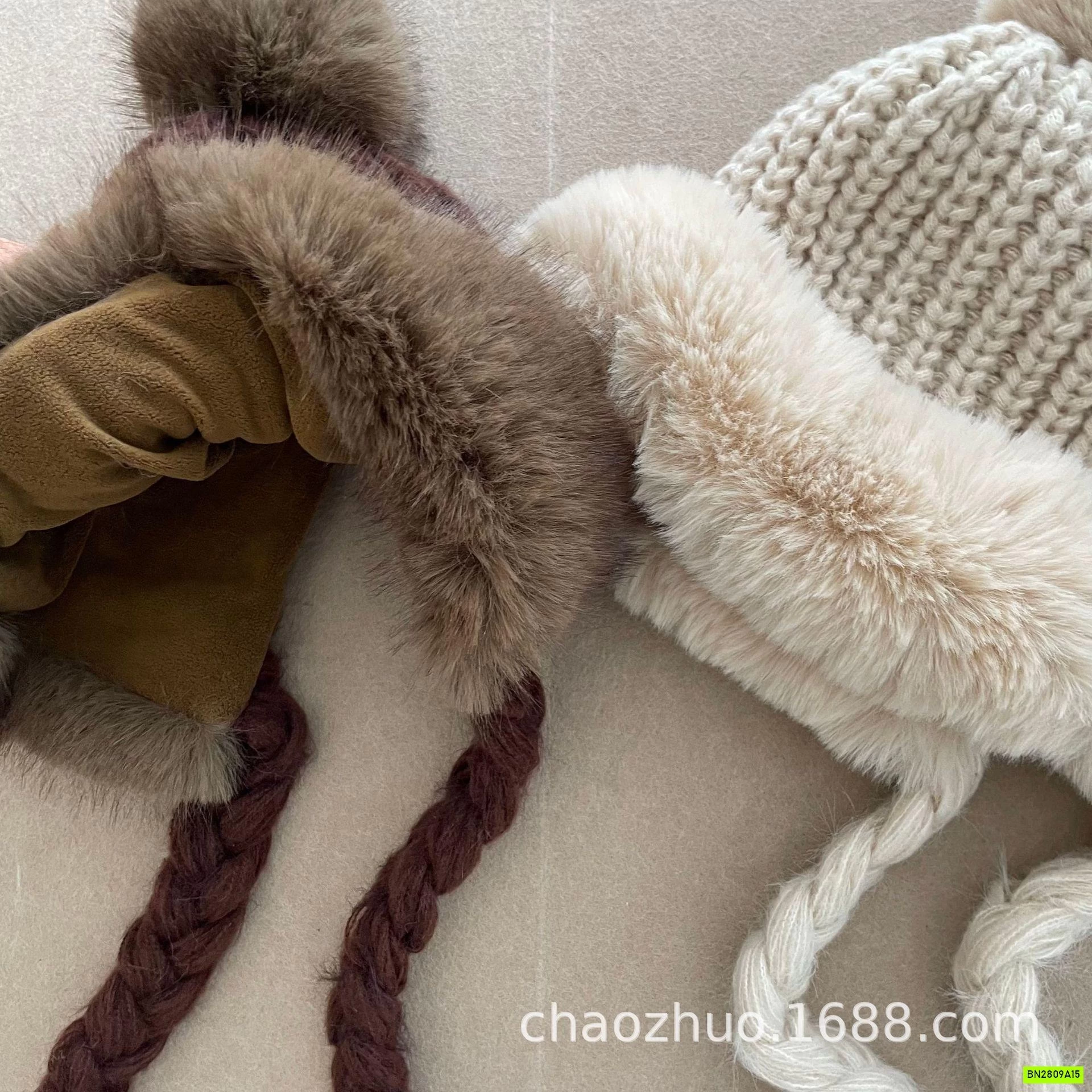 MŨ LEN VIỀN LÔNG DÂY THẮT BÍM