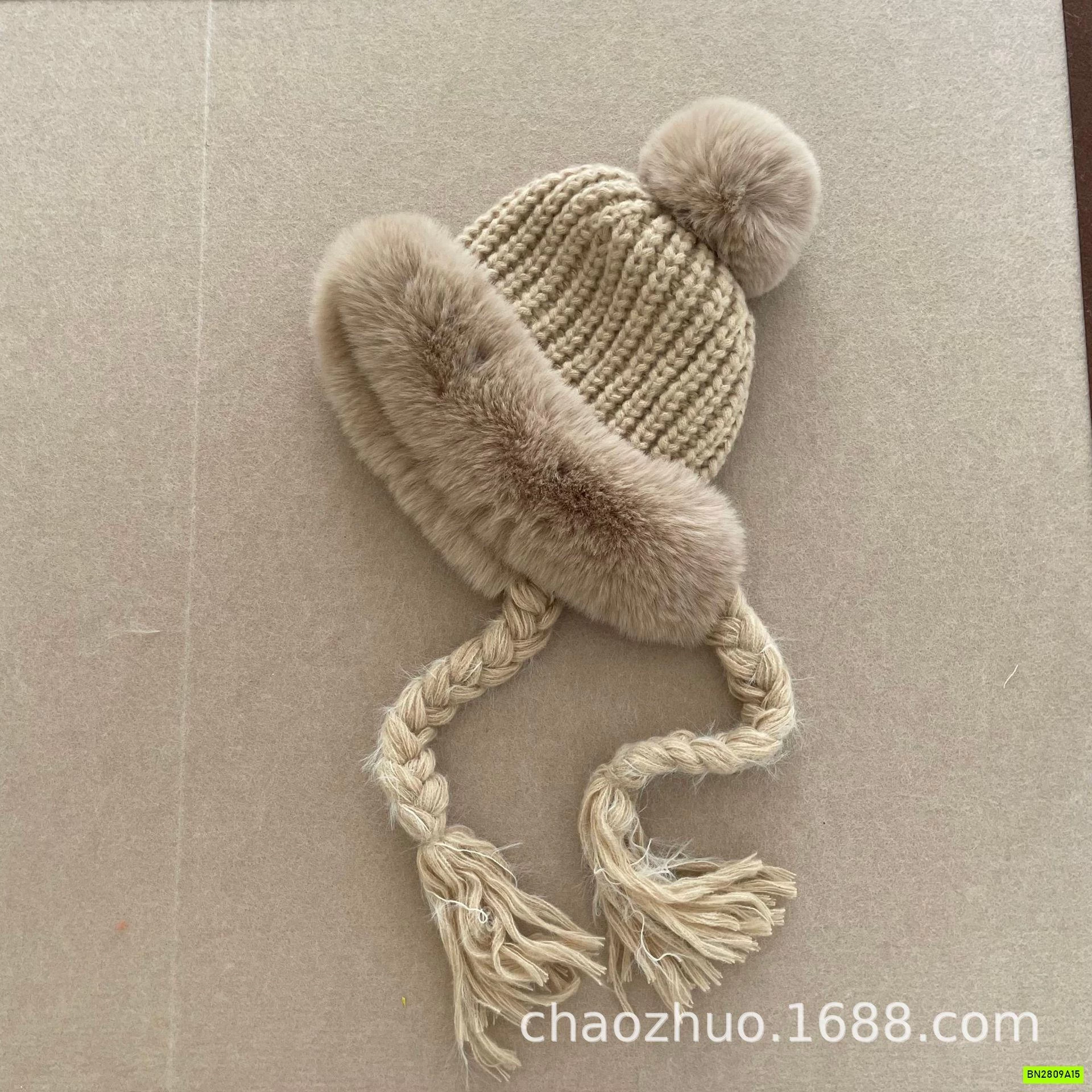 MŨ LEN VIỀN LÔNG DÂY THẮT BÍM