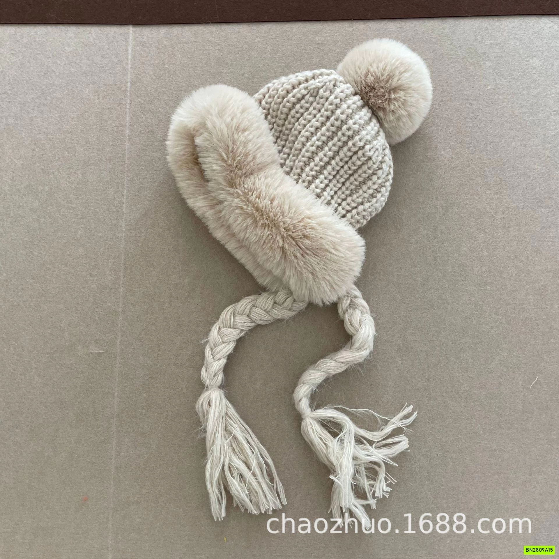 MŨ LEN VIỀN LÔNG DÂY THẮT BÍM