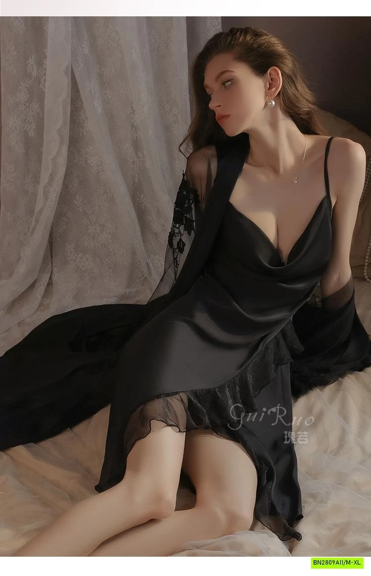 SÉT VÁY NGỦ LỤA 2 DÂY KÈM ÁO CHOÀNG