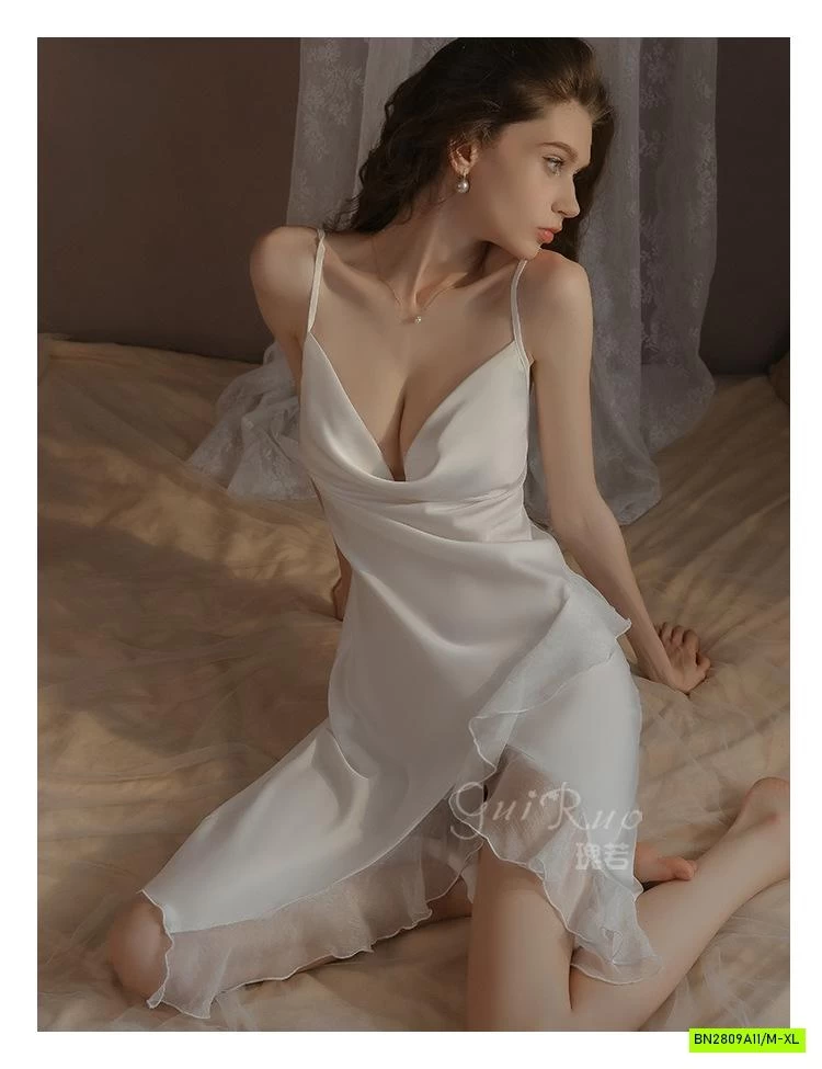 SÉT VÁY NGỦ LỤA 2 DÂY KÈM ÁO CHOÀNG