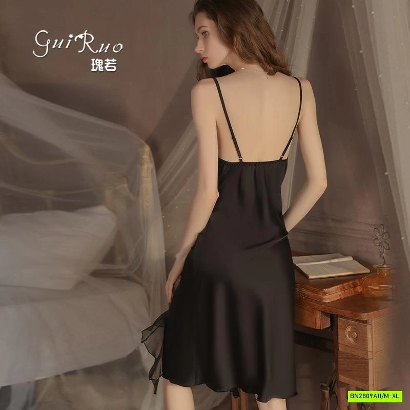 SÉT VÁY NGỦ LỤA 2 DÂY KÈM ÁO CHOÀNG