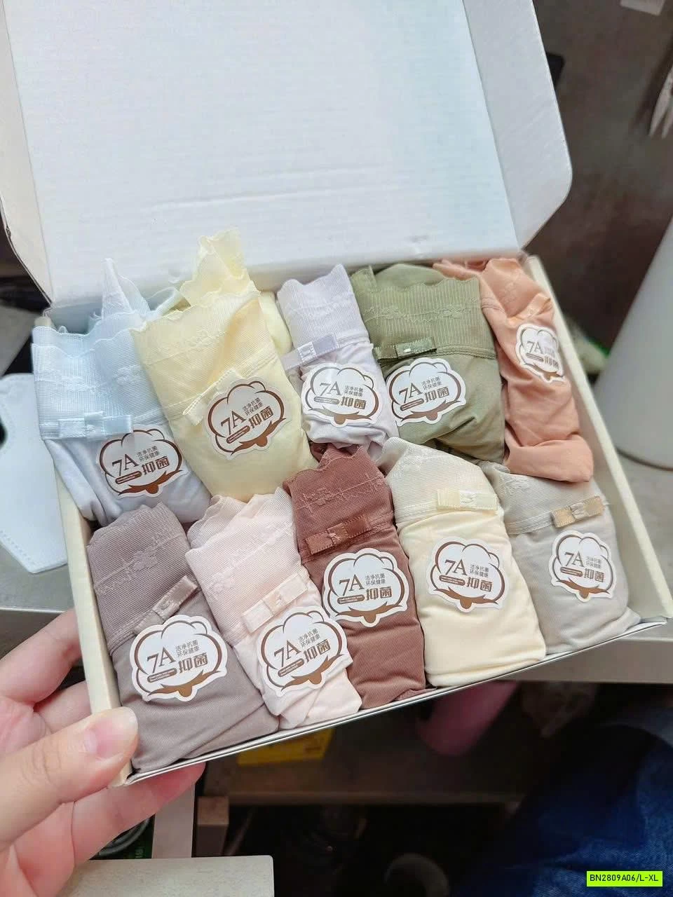 HỘP 10 CHIP VIỀN REN