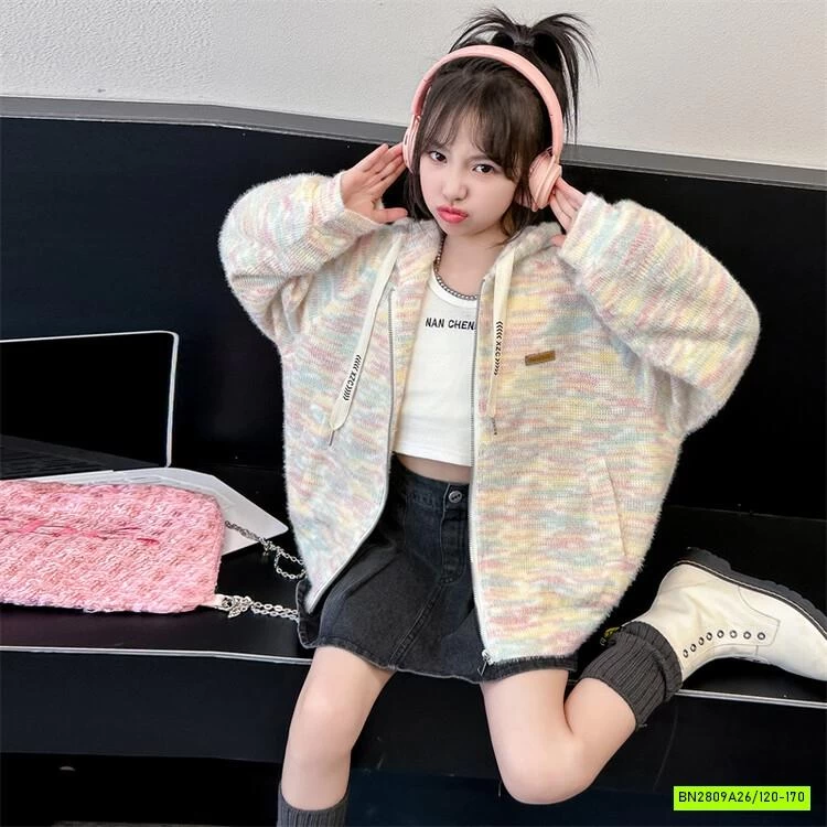 KHOÁC LEN LIỀN MŨ SẮC MÀU