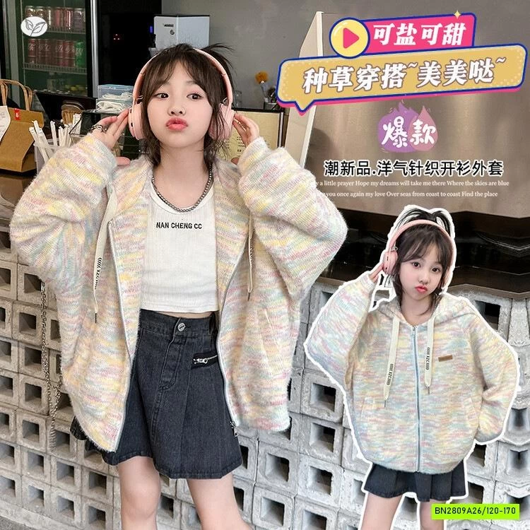 KHOÁC LEN LIỀN MŨ SẮC MÀU