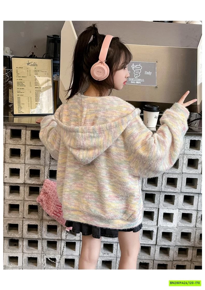 KHOÁC LEN LIỀN MŨ SẮC MÀU