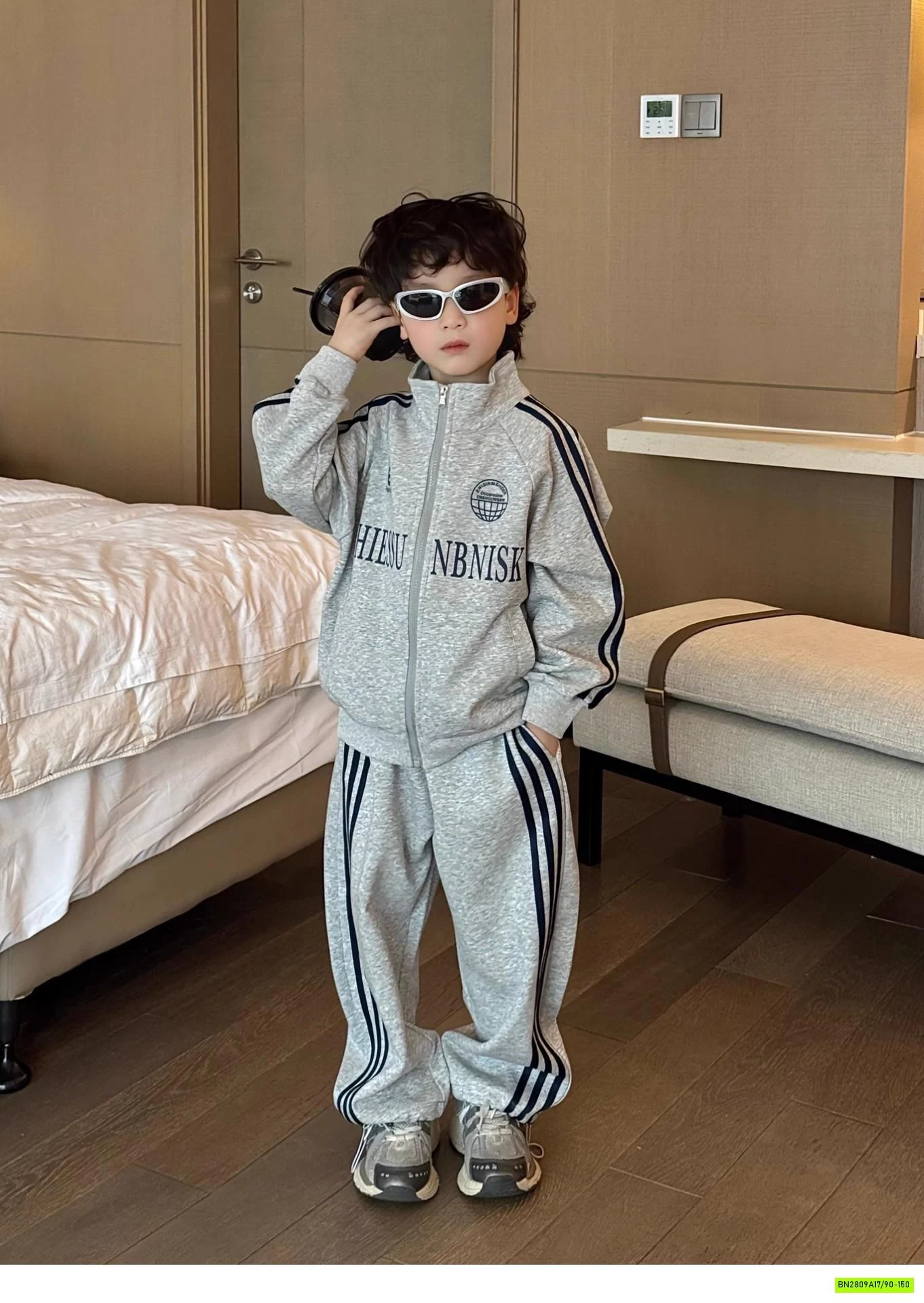 SÉT THỂ THAO PHỐI SỌC ÁO KHOÁC X.S.TONGPIN