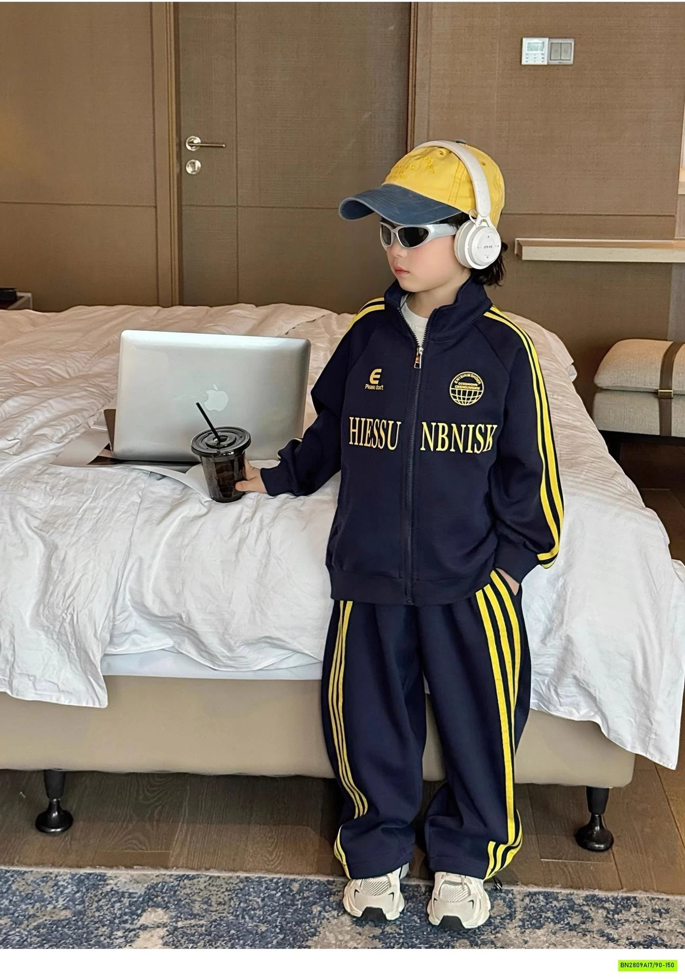 SÉT THỂ THAO PHỐI SỌC ÁO KHOÁC X.S.TONGPIN