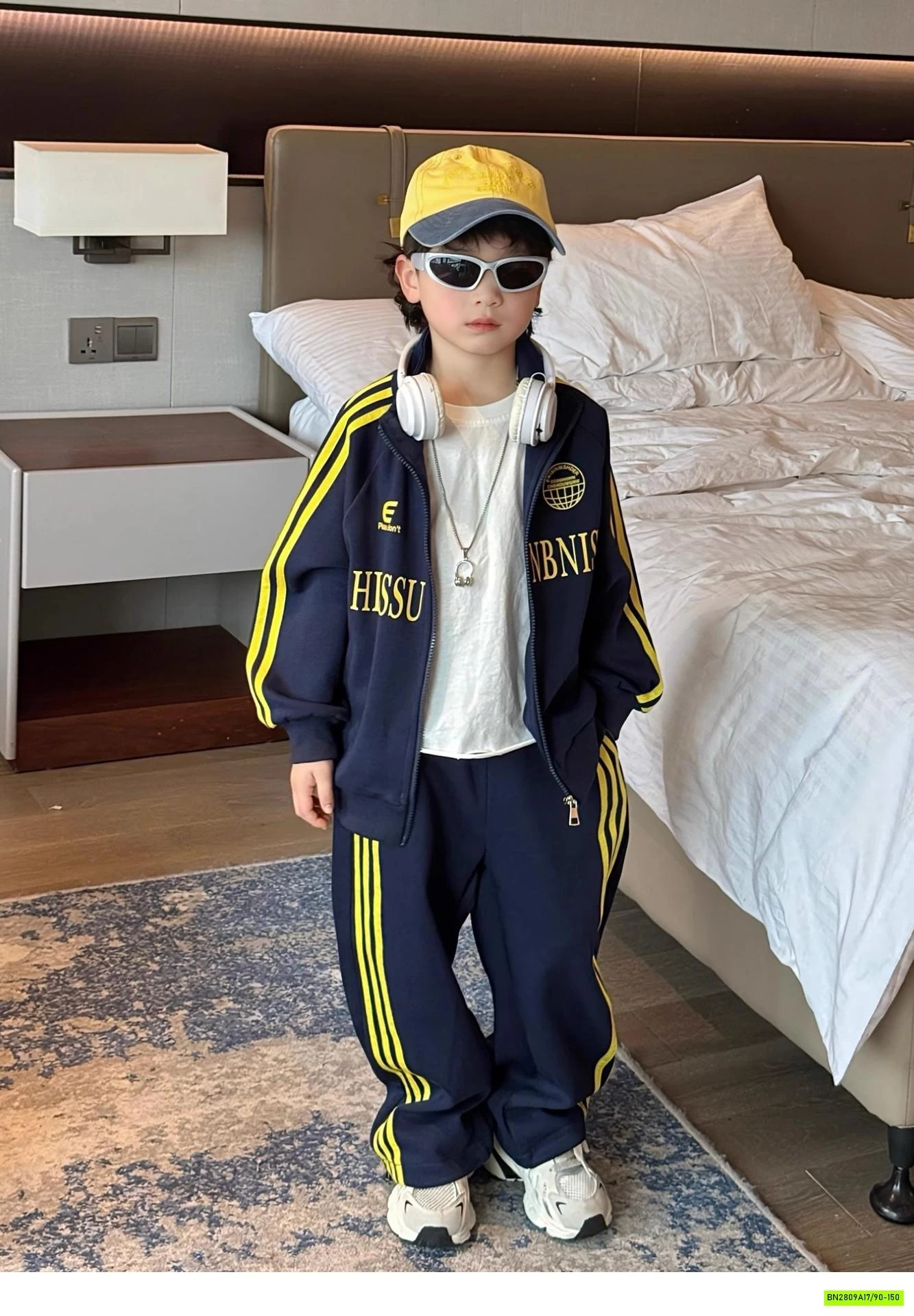 SÉT THỂ THAO PHỐI SỌC ÁO KHOÁC X.S.TONGPIN