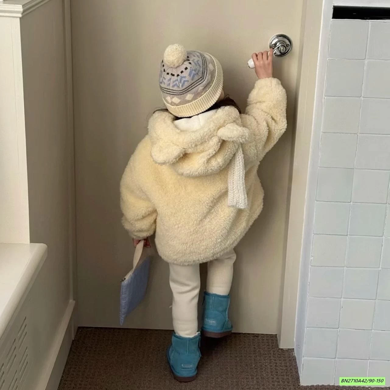 KHOÁC VÀNG LÔNG CỪU LÓT NHUNG