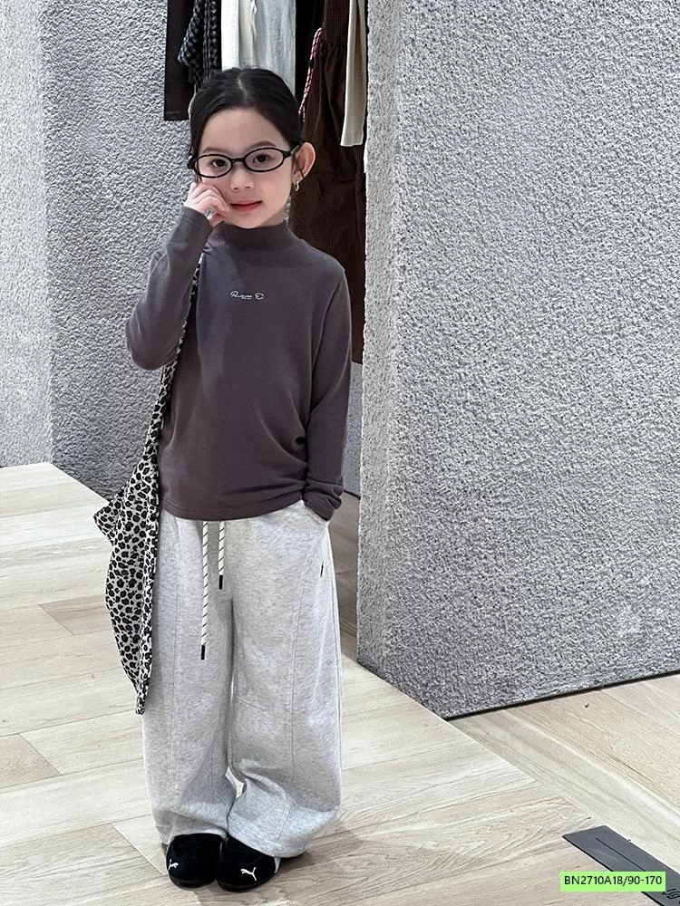 QUẦN NỈ SUÔNG LOGO CẠP CARO 25G064 AMBB