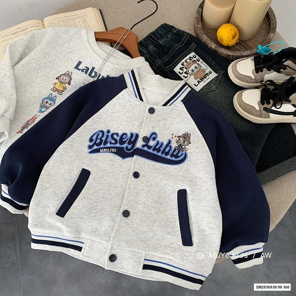 KHOÁC BÓNG CHÀY LABUBU