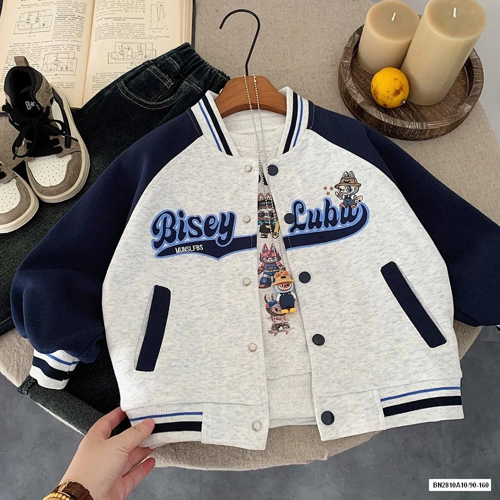 KHOÁC BÓNG CHÀY LABUBU