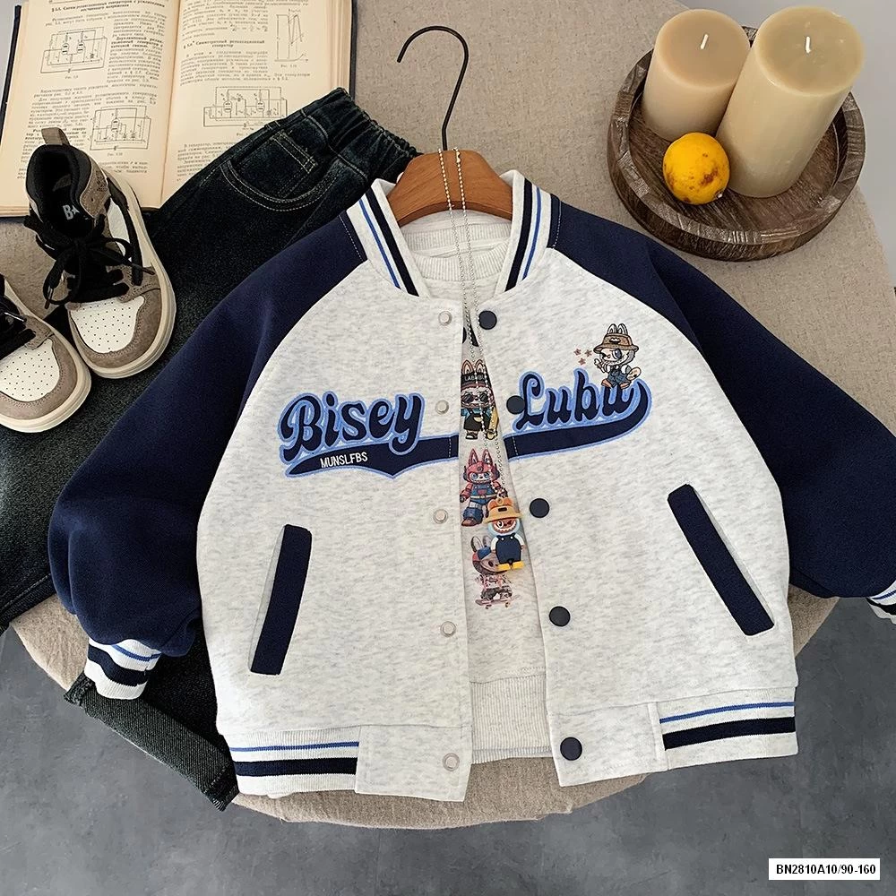 KHOÁC BÓNG CHÀY LABUBU