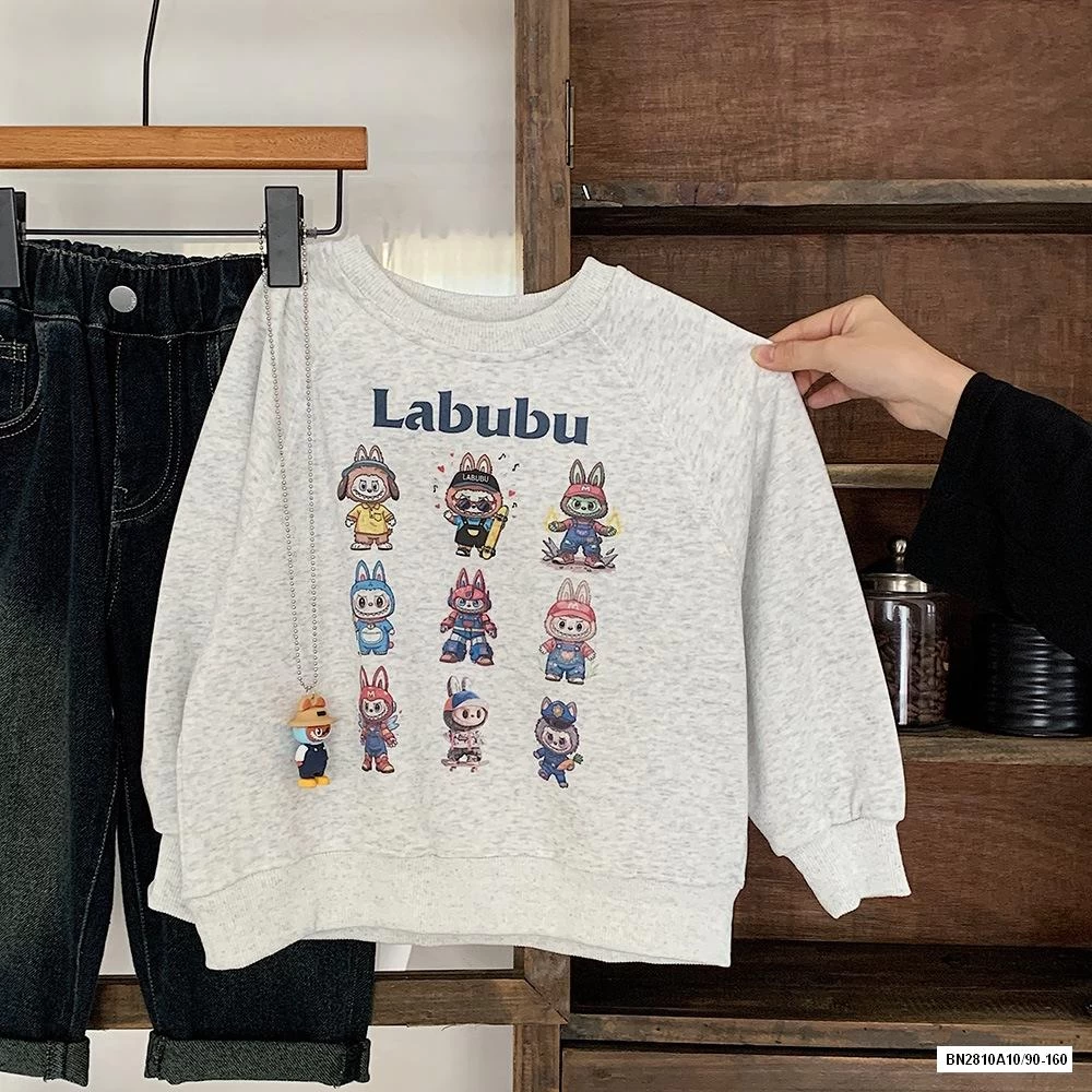 KHOÁC BÓNG CHÀY LABUBU