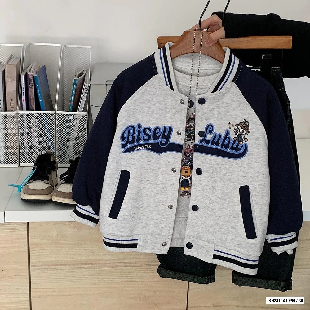 KHOÁC BÓNG CHÀY LABUBU