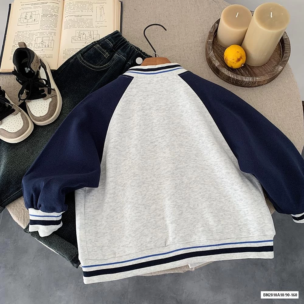 KHOÁC BÓNG CHÀY LABUBU