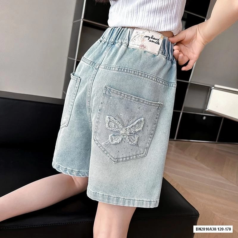 SHORT JEANS THÊU BƯỚM