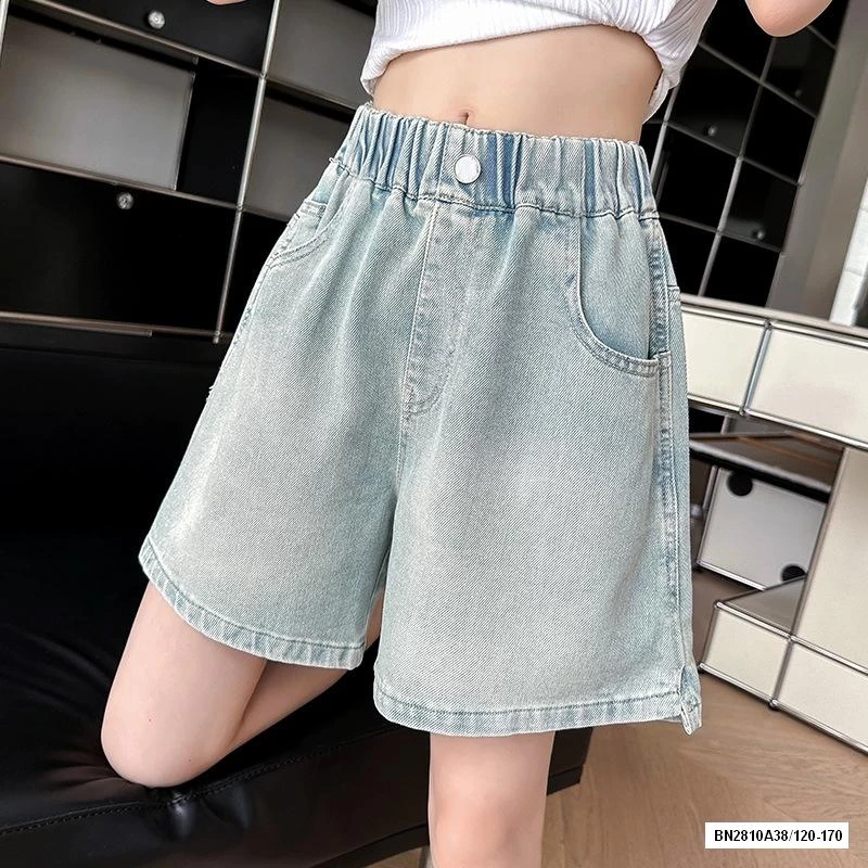 SHORT JEANS THÊU BƯỚM