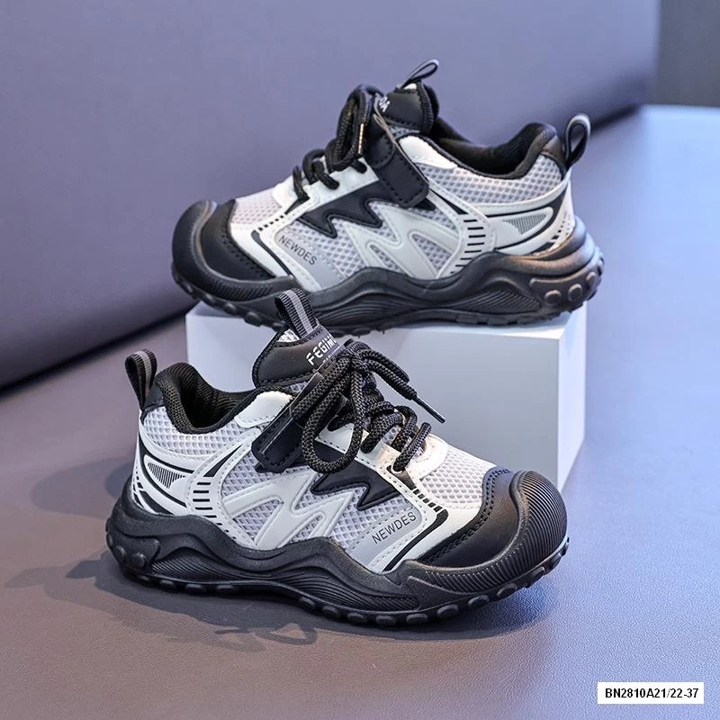 GIÀY THỂ THAO ĐẾ ĐINH PHỐI MÀU