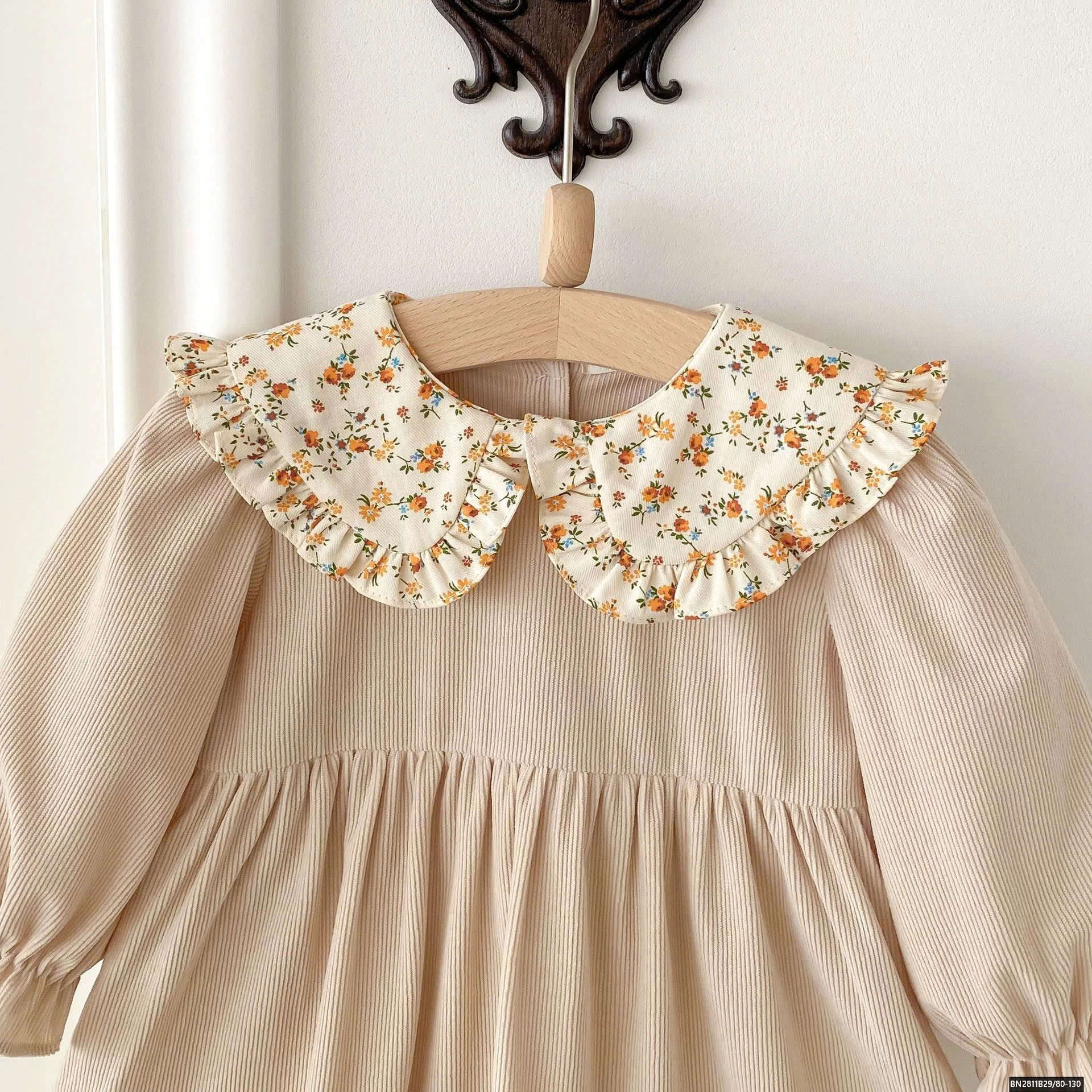 ĐẦM NHUNG CỔ HOA