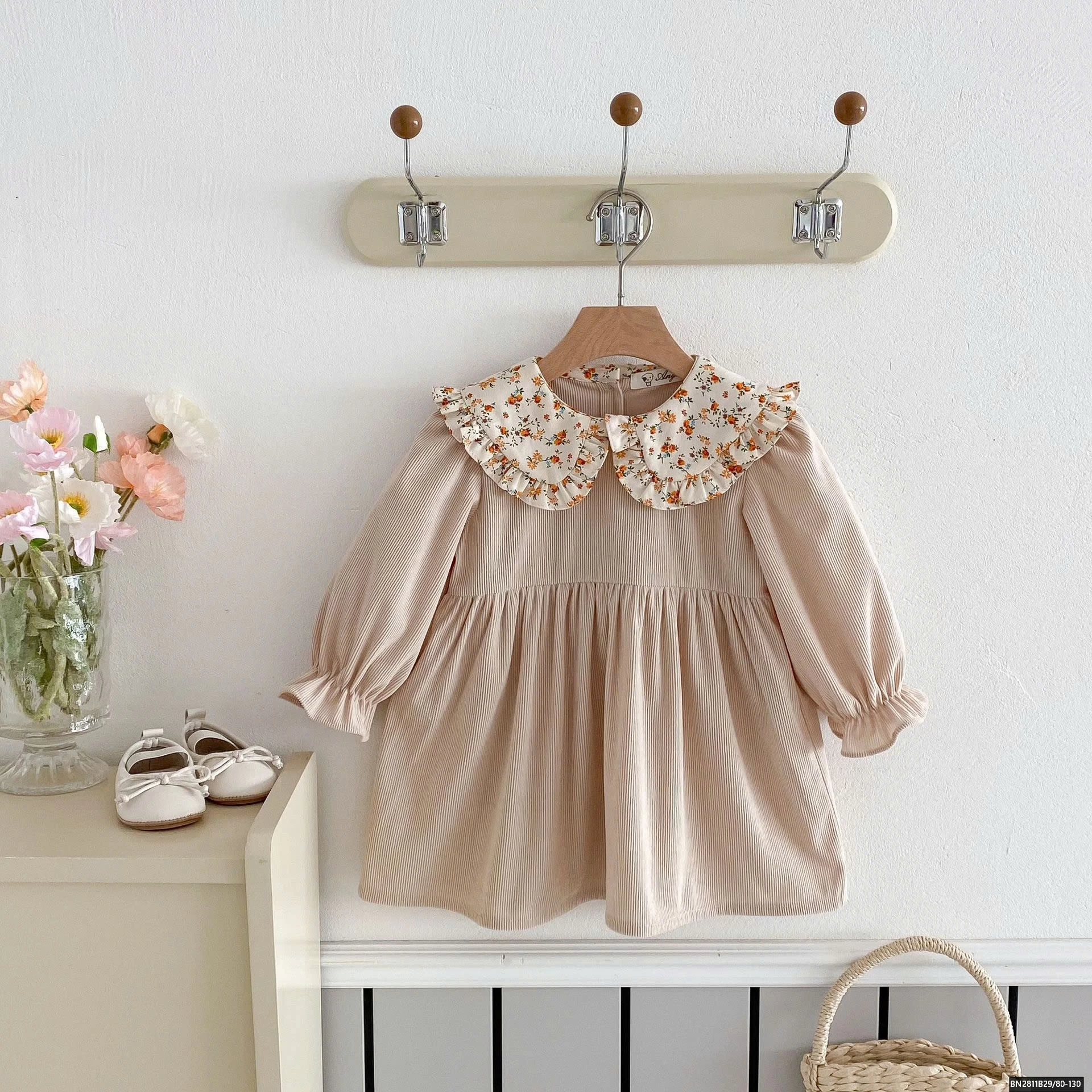 ĐẦM NHUNG CỔ HOA