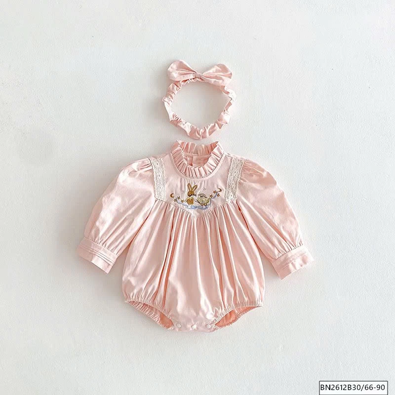 BODY, VÁY HỒNG CỔ THÊU THỎ