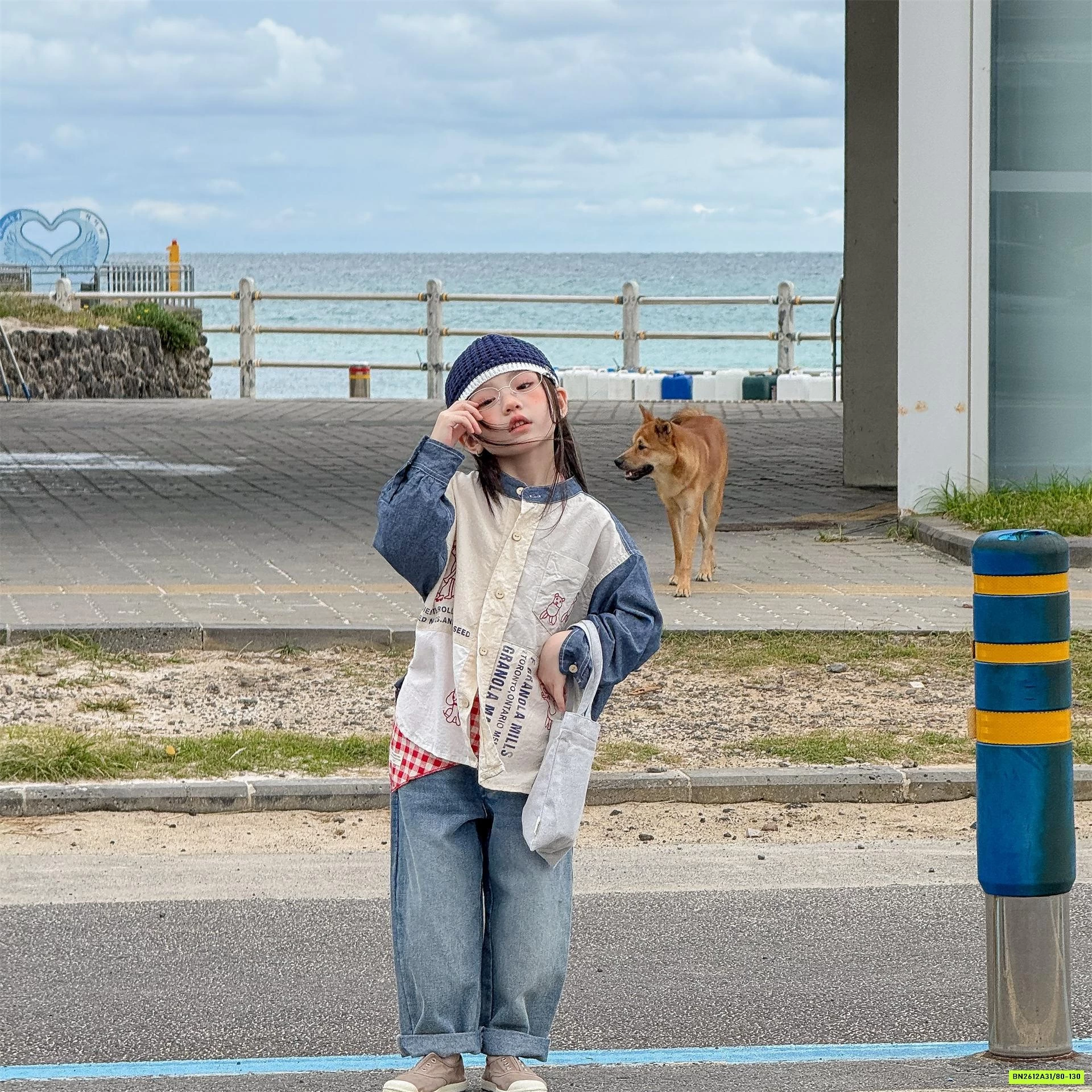 SƠ MI PHỐI MÀU CỔ TRỤ THÊU GẤU ADBABY