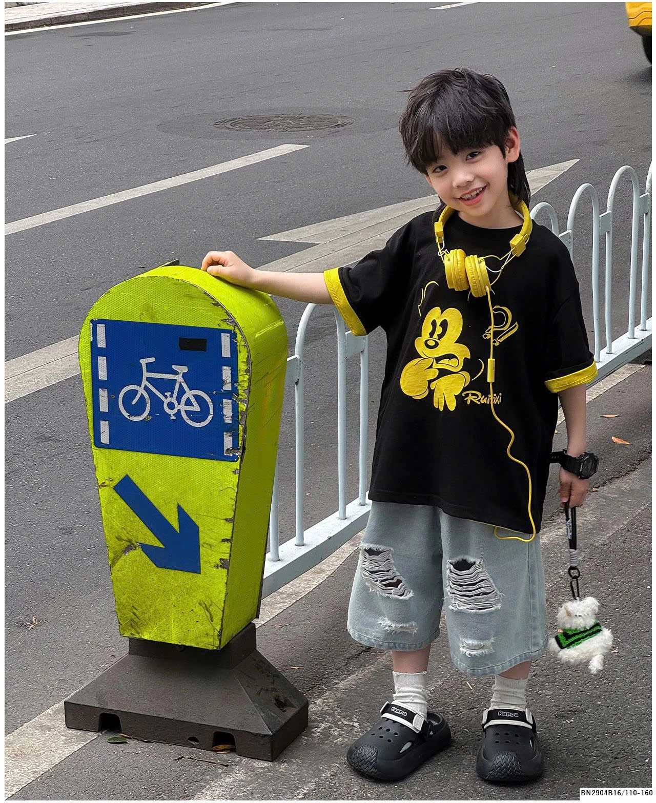 SÉT ÁO THUN MICKEY MIX QUẦN SHORT JEAN RÁCH