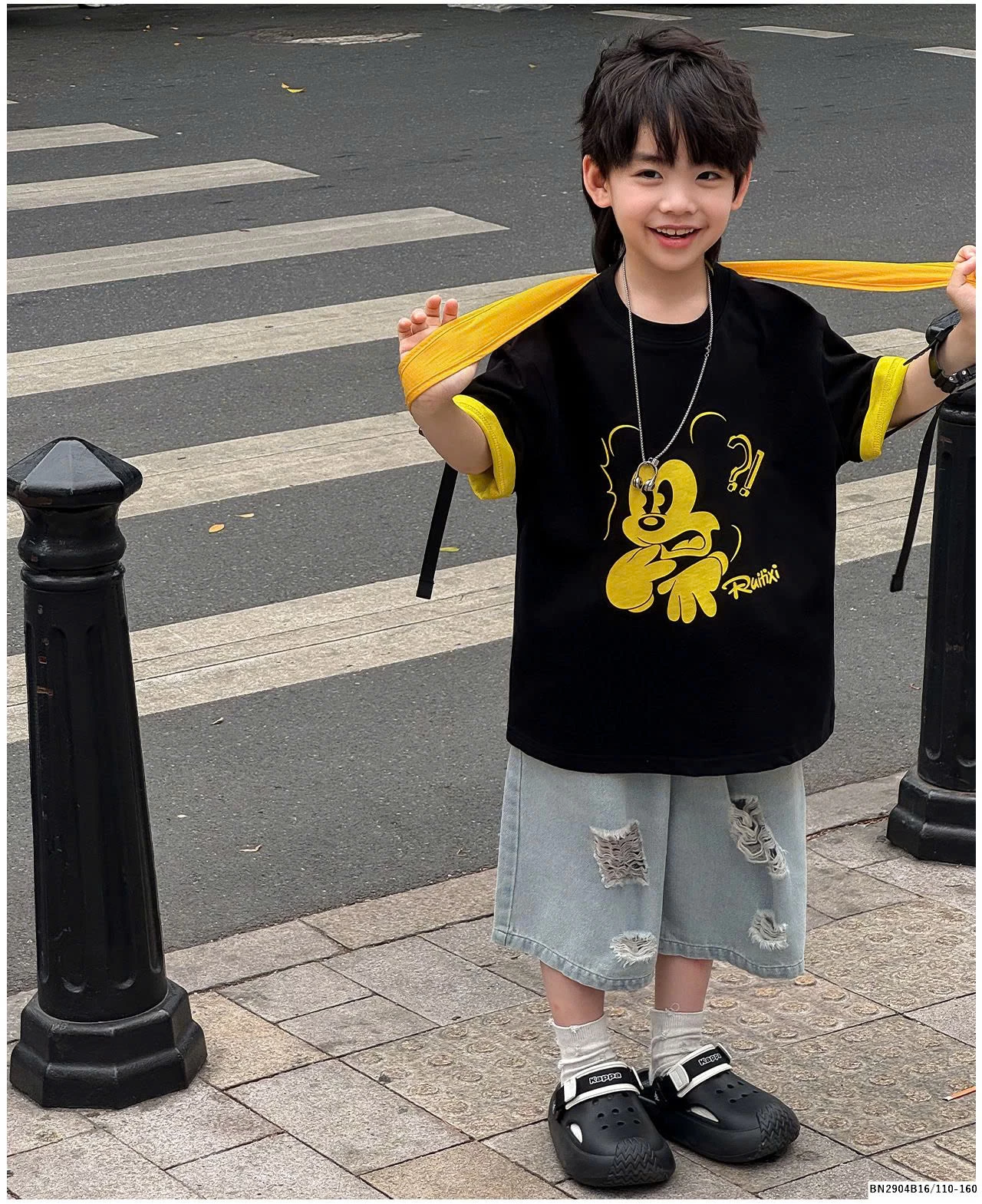 SÉT ÁO THUN MICKEY MIX QUẦN SHORT JEAN RÁCH