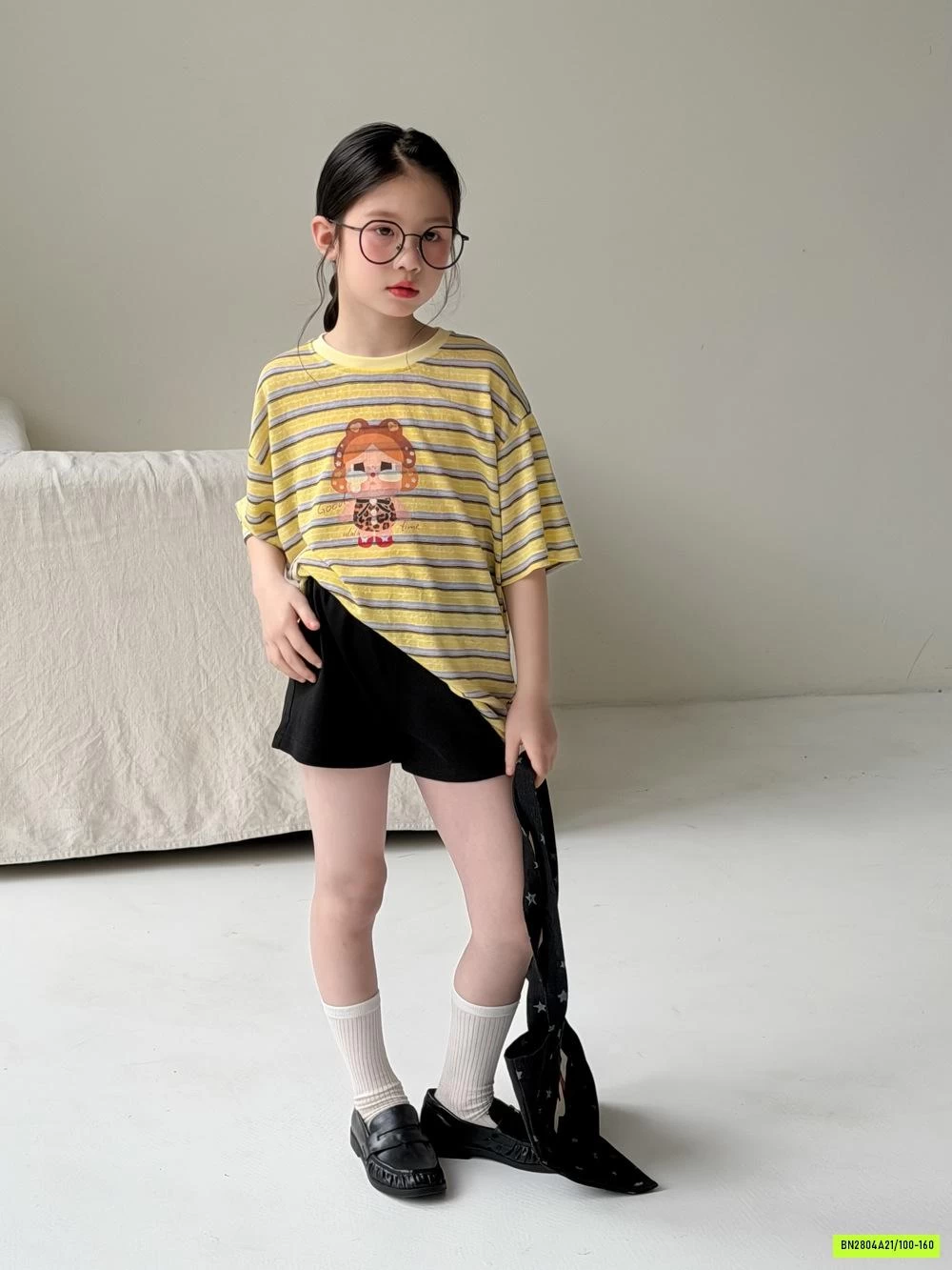 ÁO THUN GIẤY KẺ VÀNG KUMAI