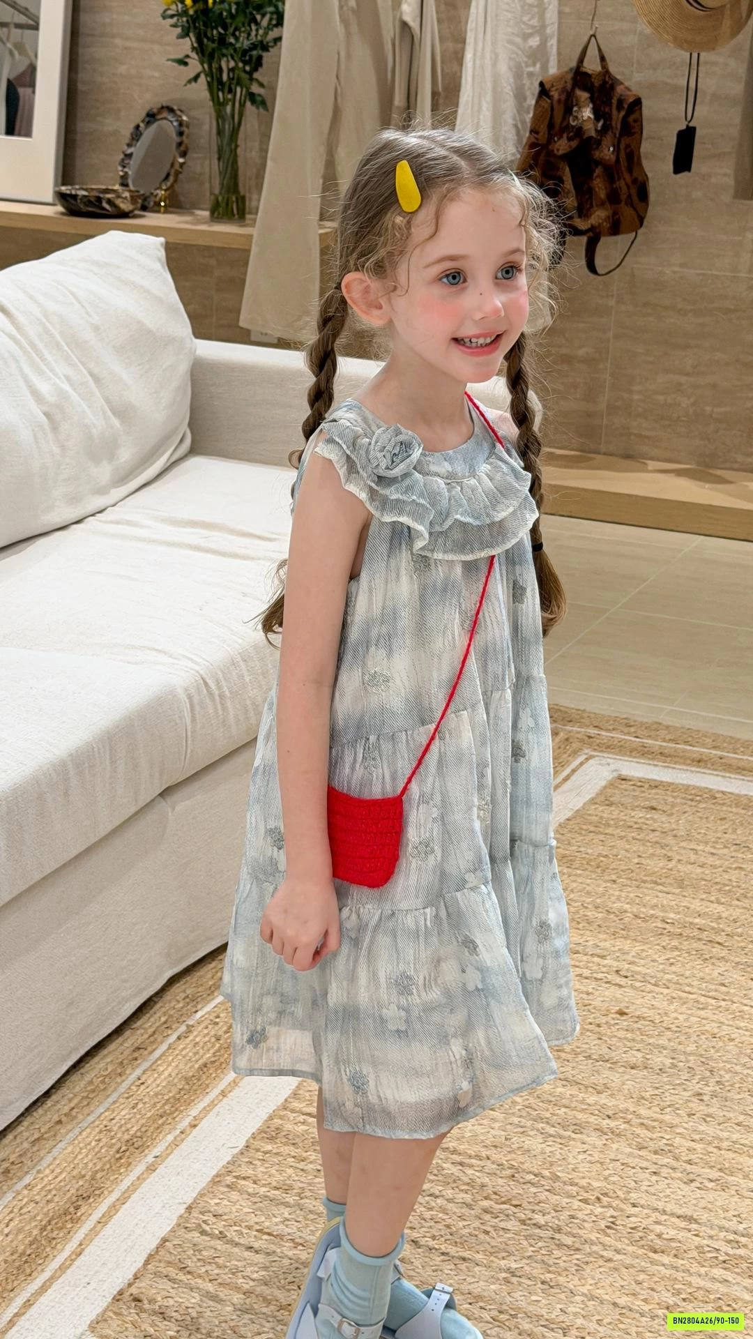 ĐẦM VOAN TẦNG CỔ YẾM