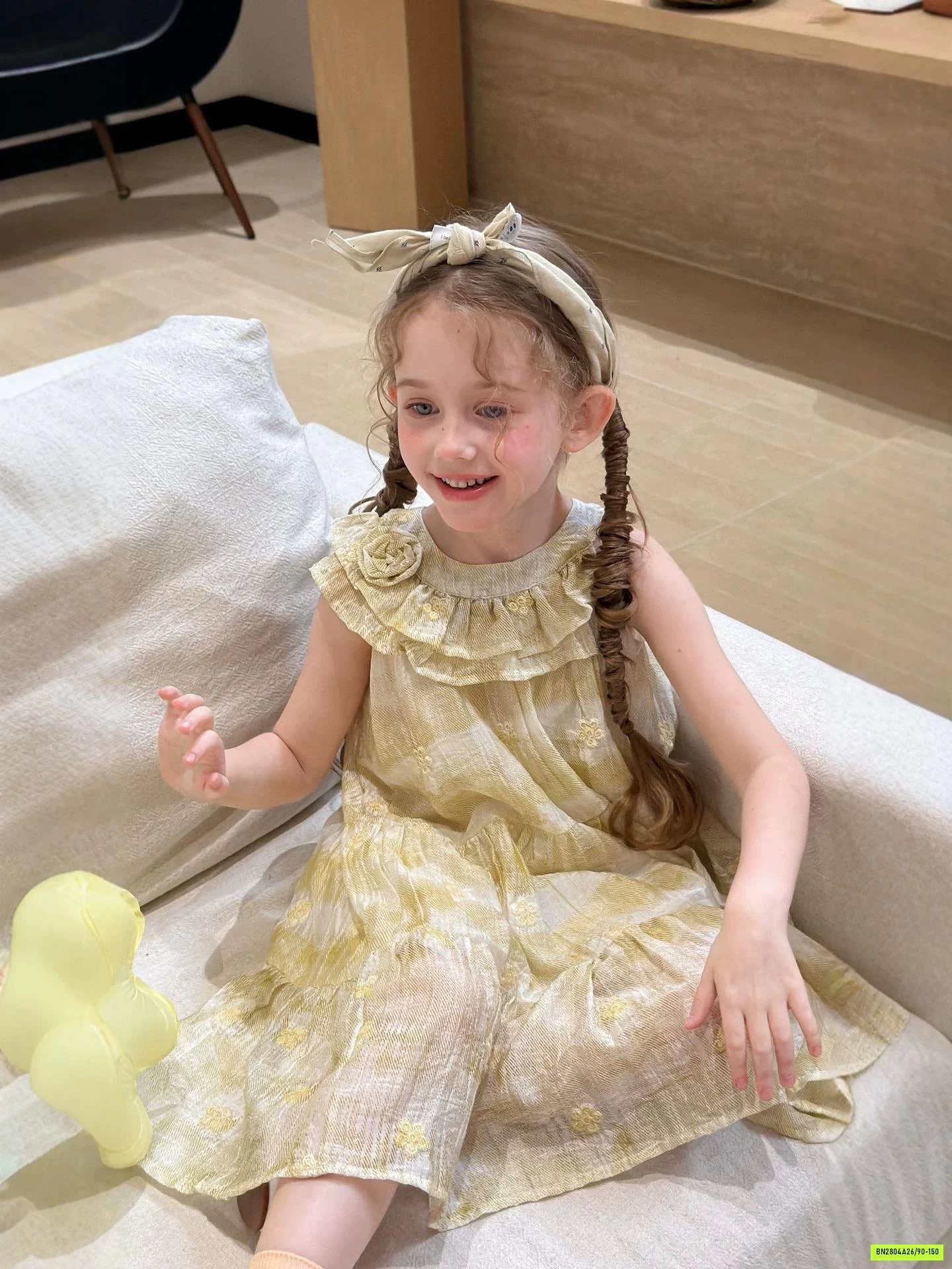 ĐẦM VOAN TẦNG CỔ YẾM