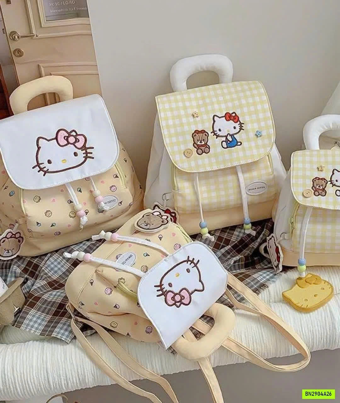 BALO KITTY VÀNG ĐÁNG YÊU