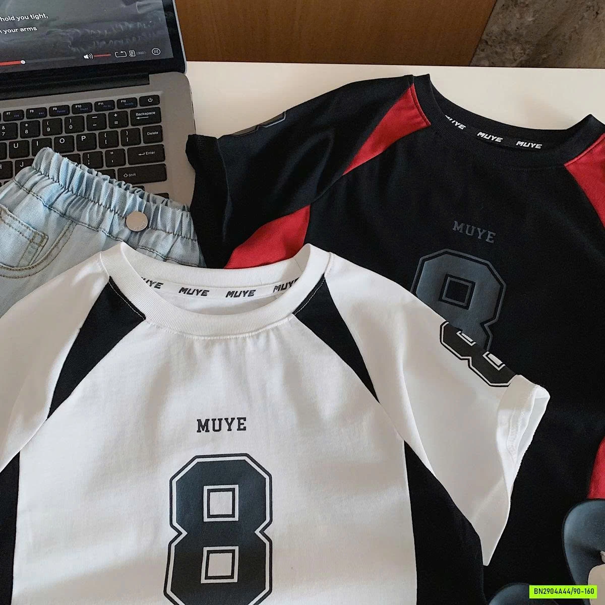 ÁO THỂ THAO SỐ 8