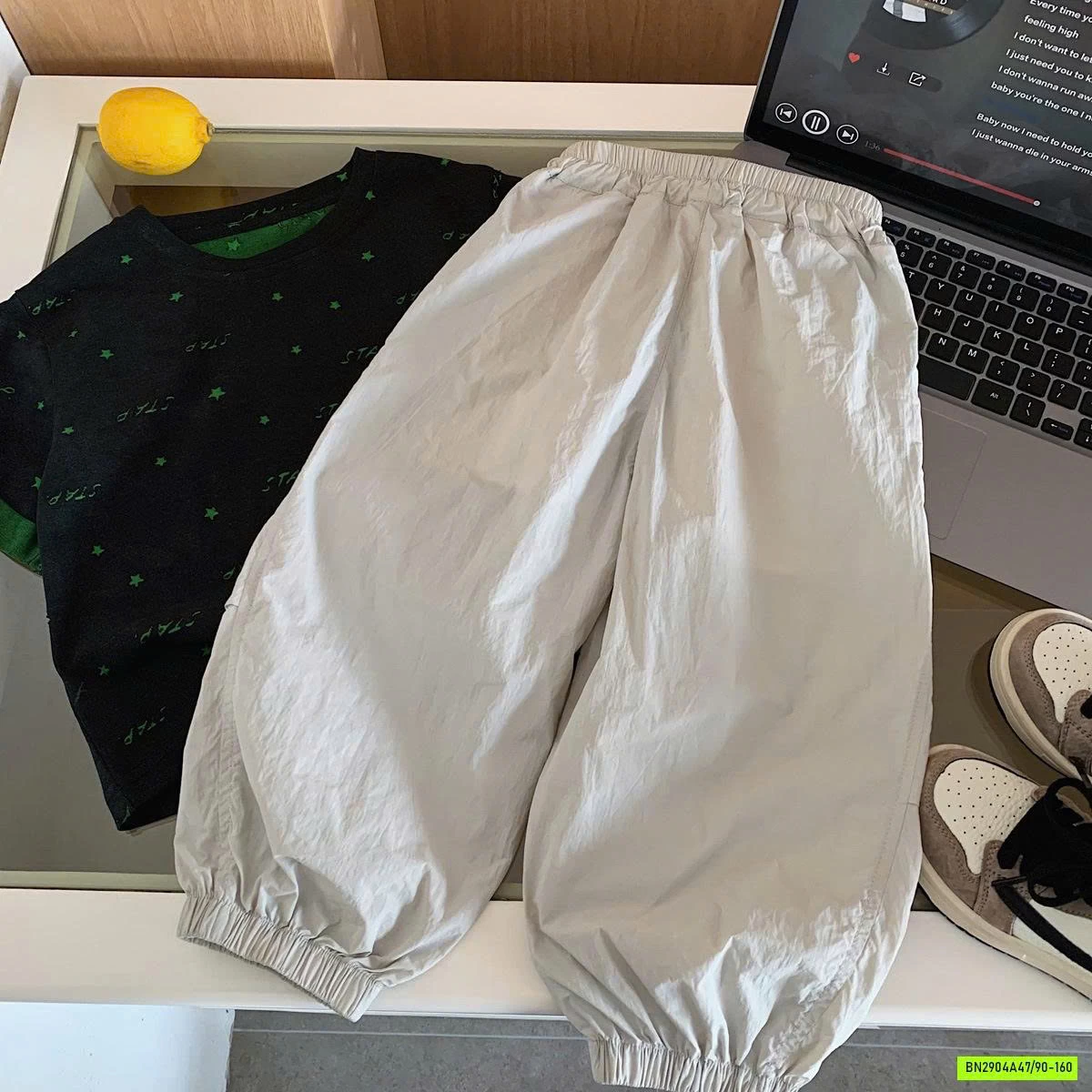 JOGGER GIÓ PHỐI SỌC