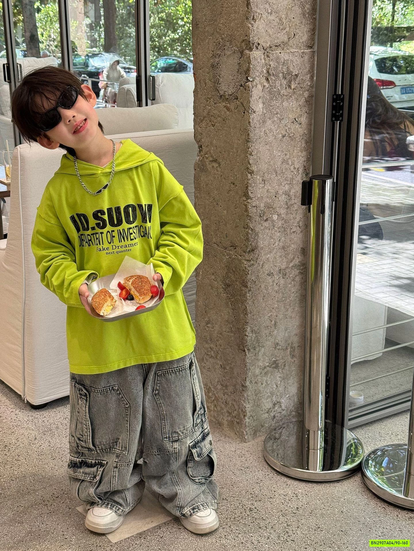 HOODIE IN CHỮ CÁ TÍNH