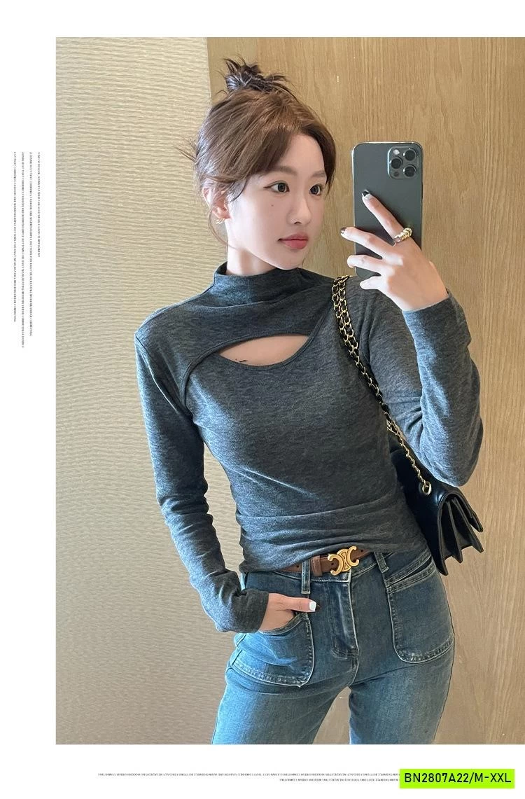 ÁO NỈ KHOÉT NGỰC CỔ 3P