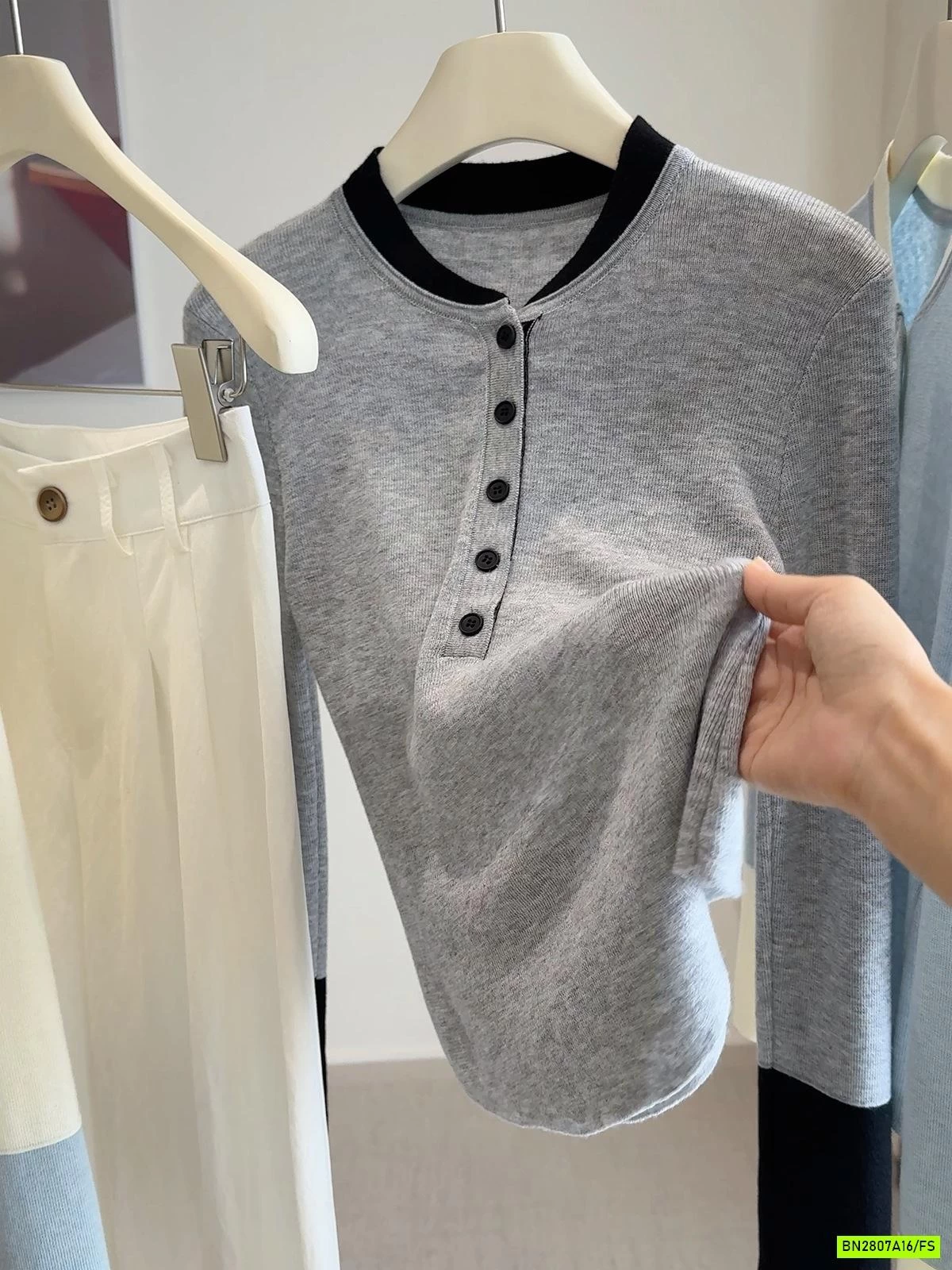 ÁO LEN PHỐI MÀU VIỀN CỔ ANNA