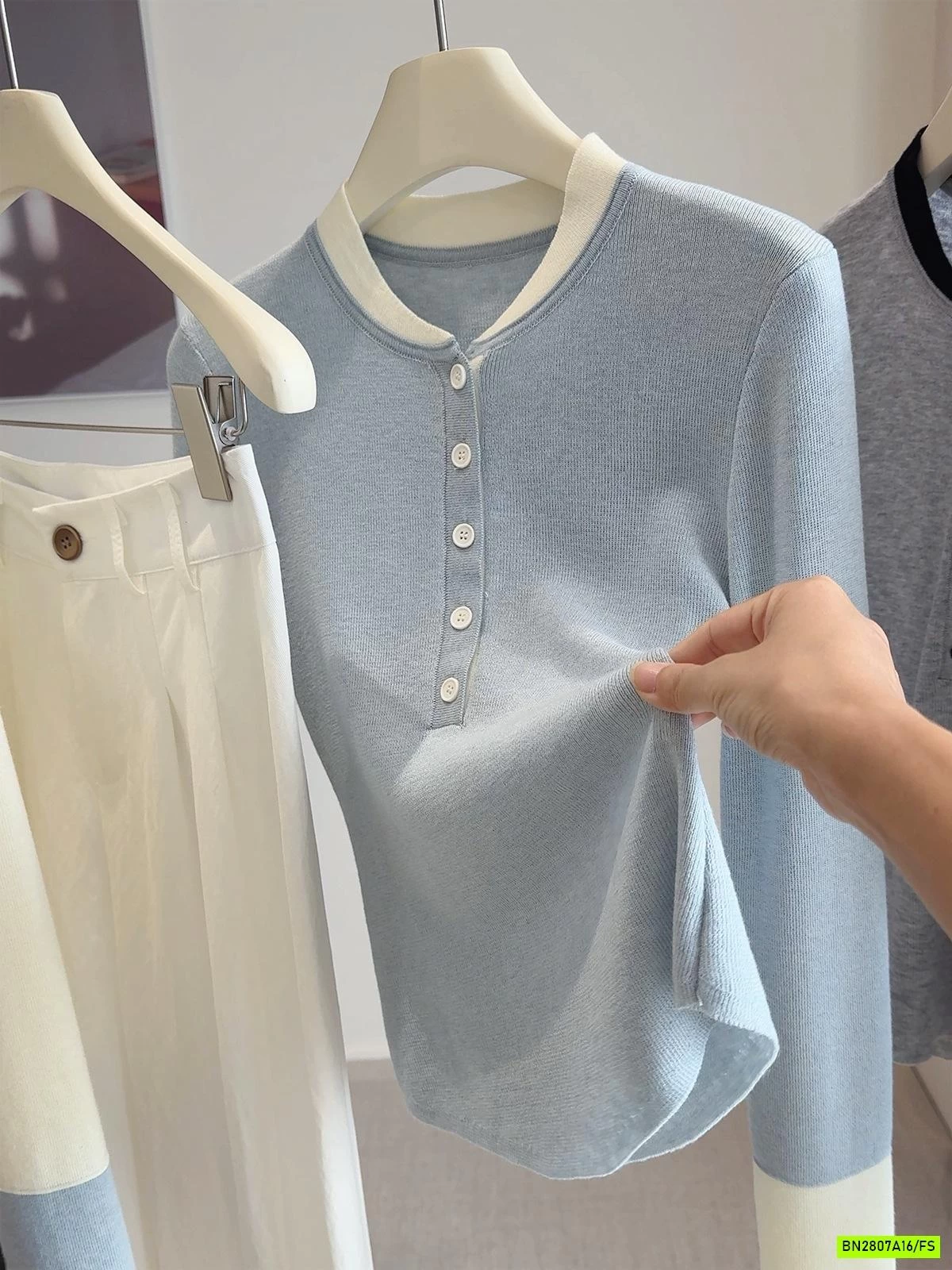 ÁO LEN PHỐI MÀU VIỀN CỔ ANNA