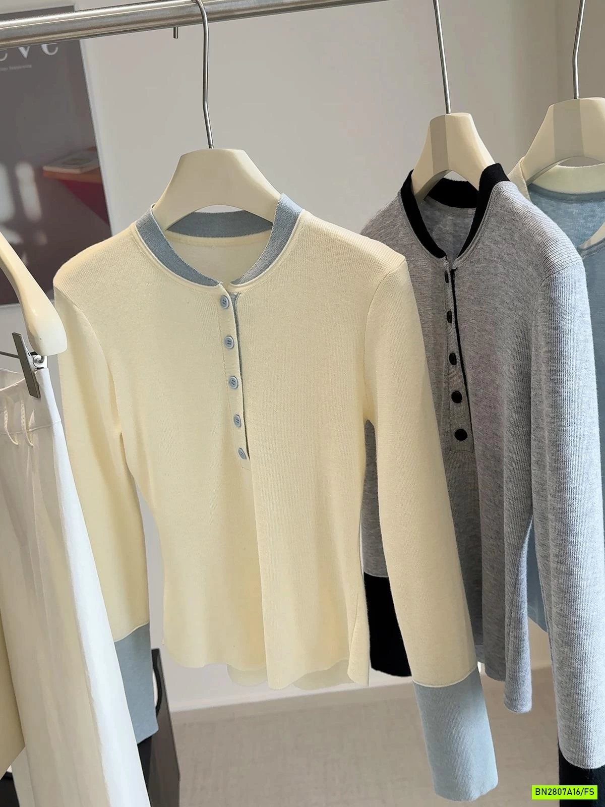 ÁO LEN PHỐI MÀU VIỀN CỔ ANNA