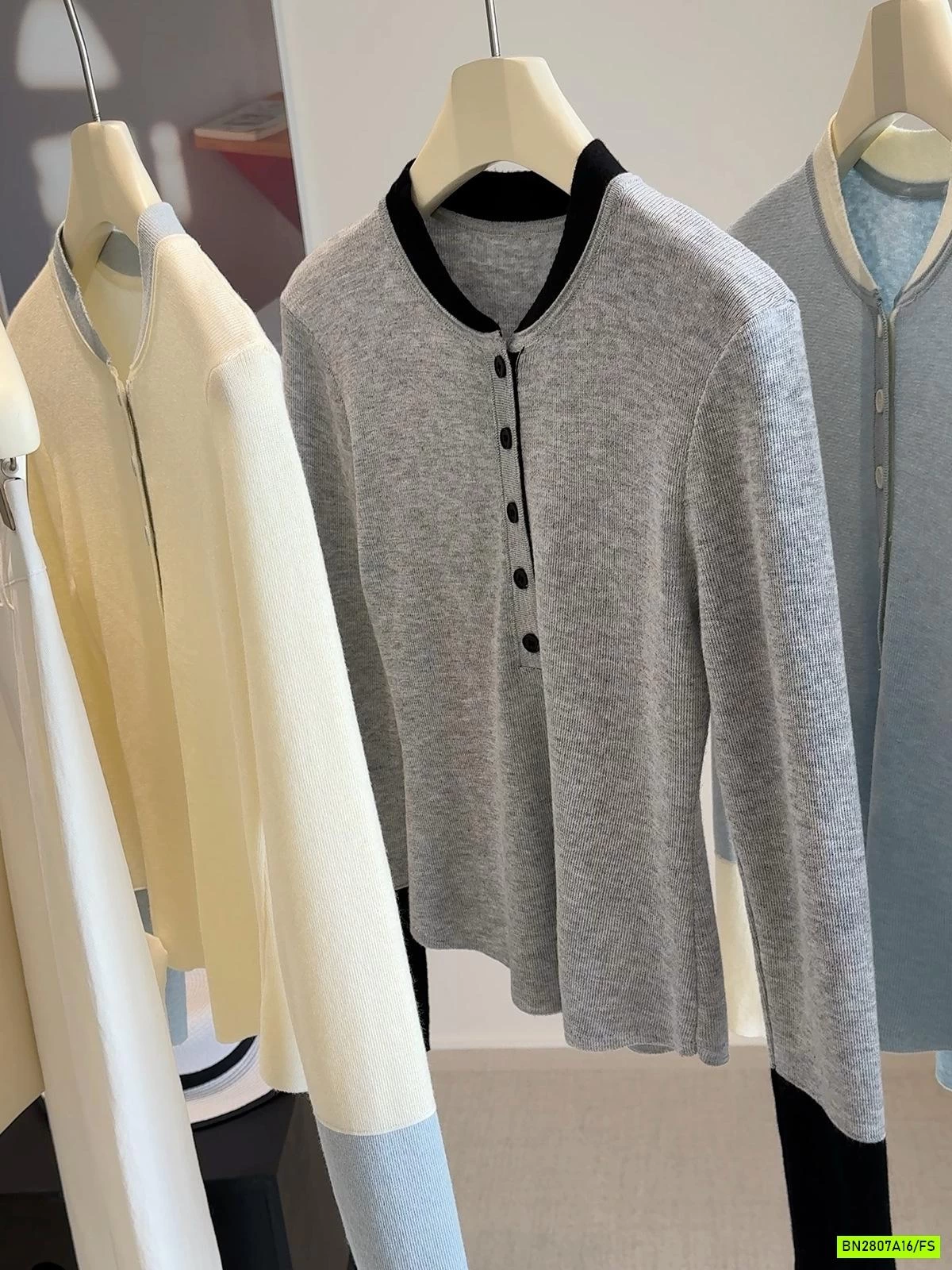 ÁO LEN PHỐI MÀU VIỀN CỔ ANNA