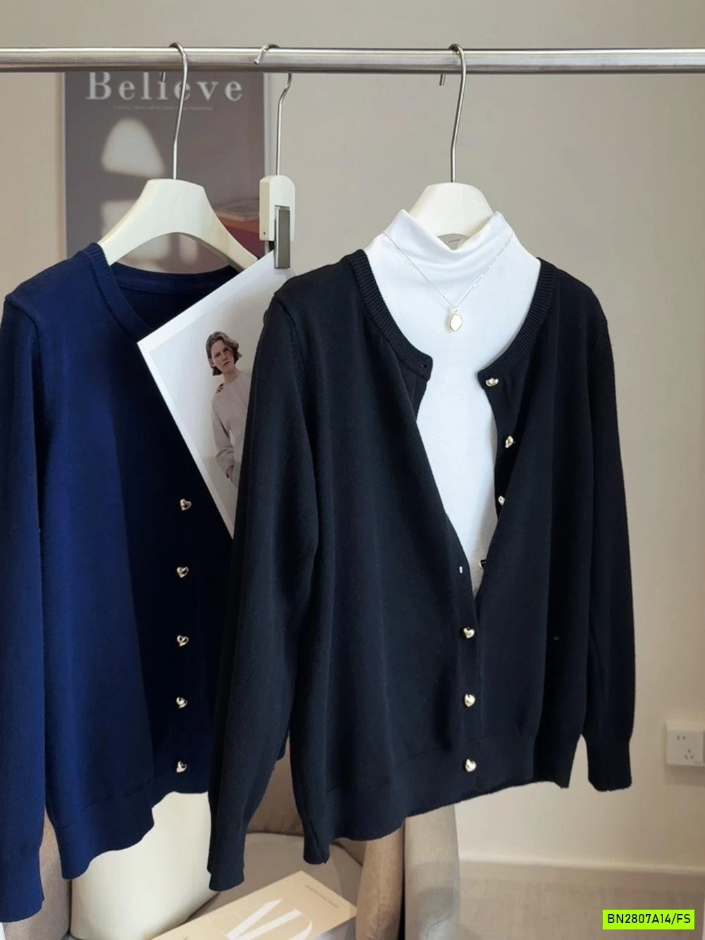 CARDIGAN TRƠN MÀU CÚC TRÁI TIM ANNA