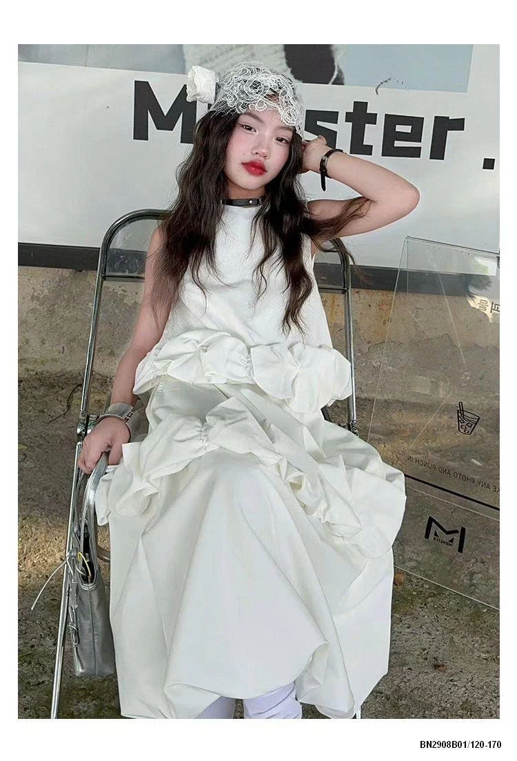 ĐẦM TRẮNG SÁT NÁCH HOA NỔI