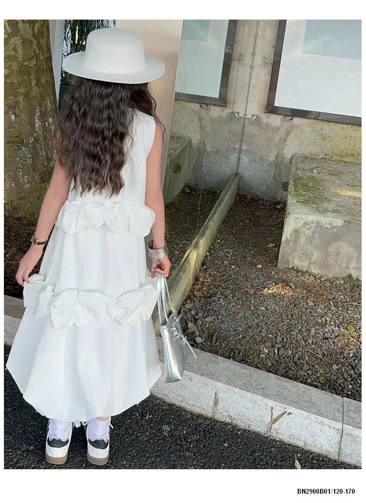 ĐẦM TRẮNG SÁT NÁCH HOA NỔI