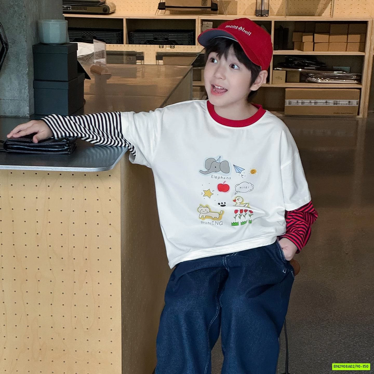 ÁO THUN IN HÌNH PHỐI TAY KẺ AQ5061 AOAOKIDS