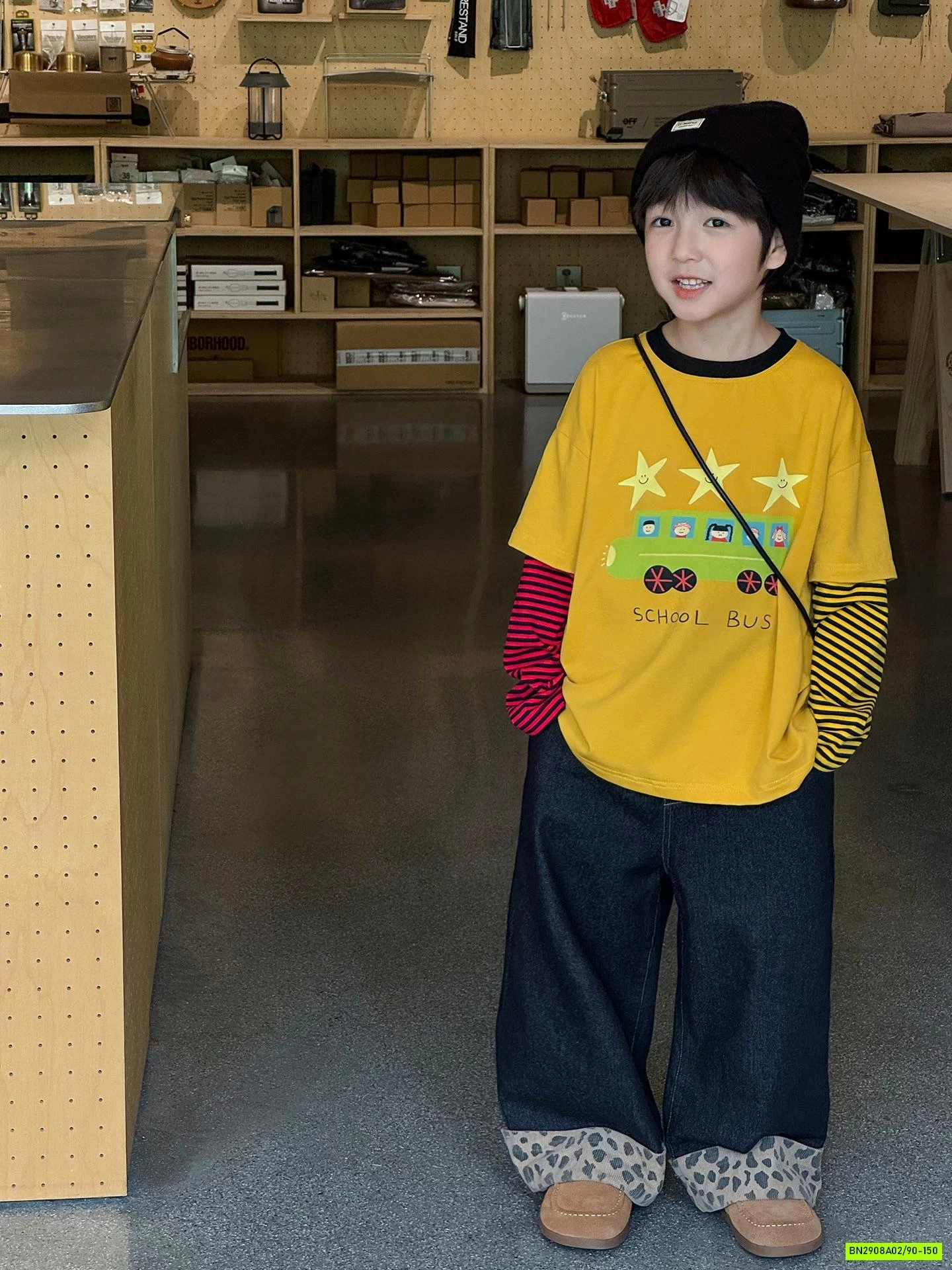 ÁO THUN IN HÌNH PHỐI TAY KẺ AQ5061 AOAOKIDS